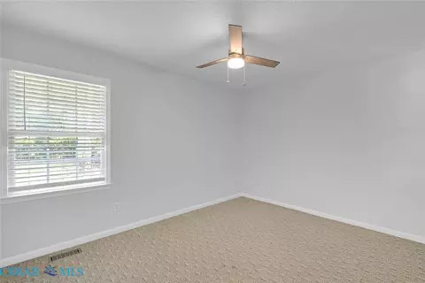 7095 Hunters Pointe Dr, Gloucester, VA 23061 photo 28