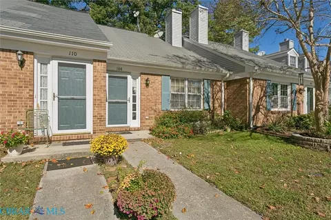 108 Farmstead Pl, Yorktown, VA 23692