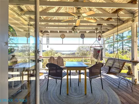 9078 Stump Point Rd, Hayes, VA 23072