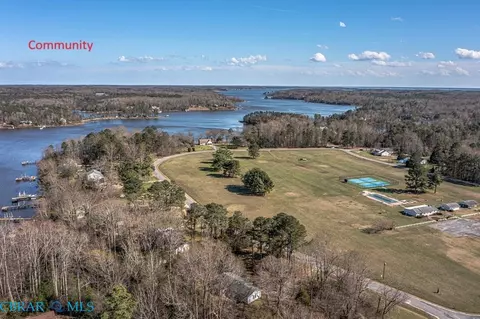 39-40 Forest Ln, Lancaster, VA 22503 photo 3