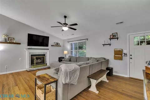 Living - 4283 Bufflehead Dr, Gloucester, VA 23061 photo 1 of 1