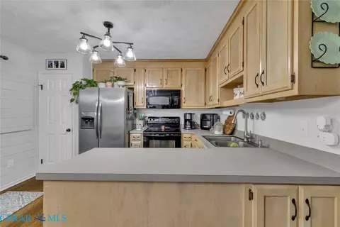 Kitchen - 4283 Bufflehead Dr, Gloucester, VA 23061 photo 2 of 3