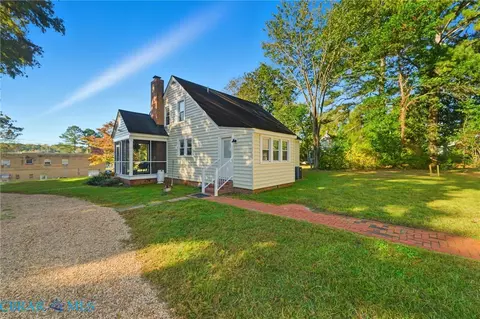 6837 Ware House Rd, Gloucester, VA 23061 photo 2