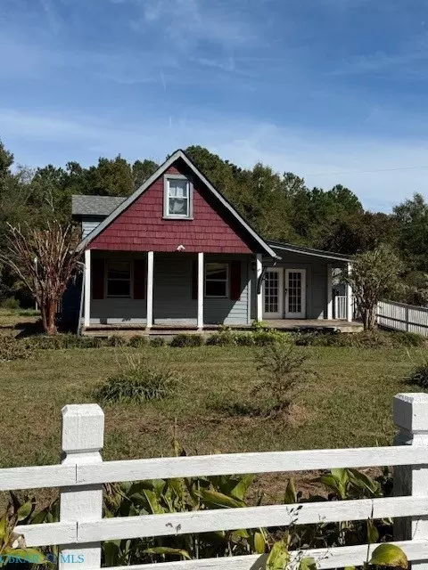 9571 Rowes Point Rd, Hayes, VA 23072