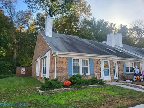 136 Briarwood Pl, Yorktown, VA 23692