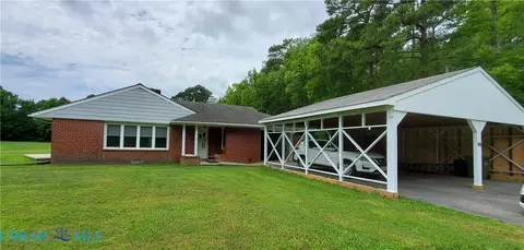 791 N River Rd, Bohannon, VA 23021