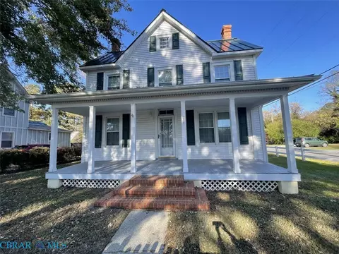 211 Taylor Ave, Urbanna, VA 23175