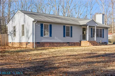 1196 Red Coach Ln, Sandston, VA 23150