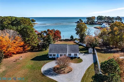 2285 Fleeton Rd, Reedville, VA 22539