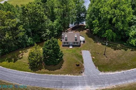 647 Lakeview Dr, Heathsville, VA 22473