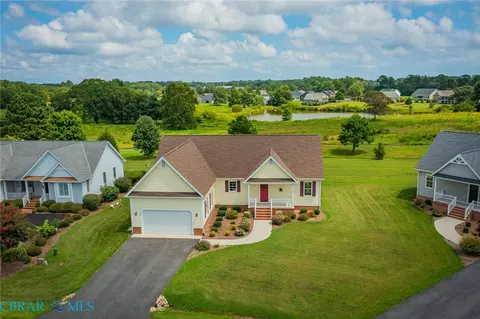 66 Old Field Rd, Irvington, VA 22480