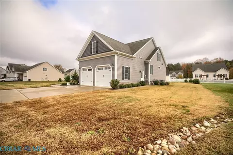 5941 Roland Smith Dr, Gloucester, VA 23061 photo 4