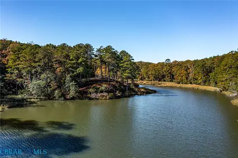 26 Bald Eagle Dr, Lancaster, VA 22503