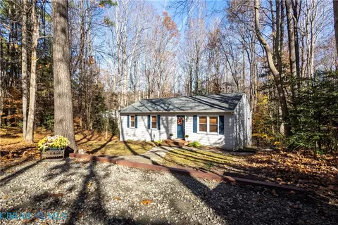 10101 Clearwood Rd, Chesterfield, VA 23832