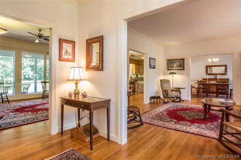 7330 Creekview Rd, Gloucester, VA 23061 photo 5