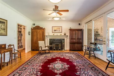 7330 Creekview Rd, Gloucester, VA 23061 photo 7