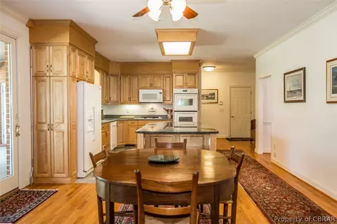 7330 Creekview Rd, Gloucester, VA 23061 photo 8