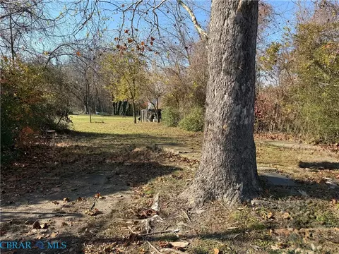 102 S Freeman St, Blackstone, VA 23824