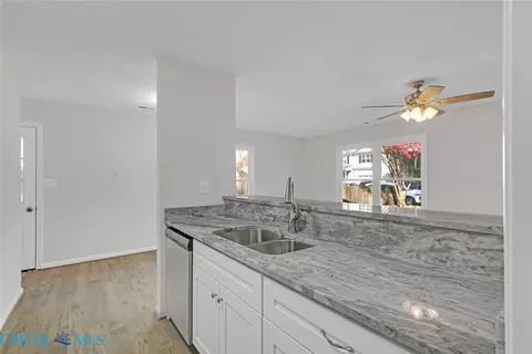 115 Piedmont Ave, Hampton, VA 23661 photo 22