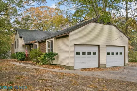 7499 Matoaka Ave, Gloucester Point, VA 23062 photo 24