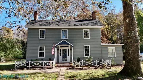 2421 New Point Comfort Hwy, Mathews, VA 23109