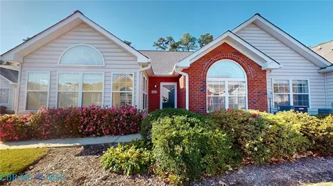 110 Villa Dr, Poquoson, VA 23662