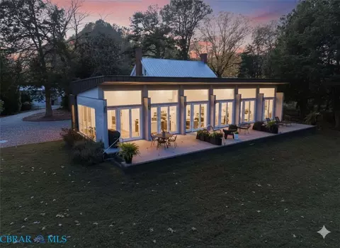 323 Millers Ln, Susan, VA 23163
