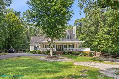 8194 Manor Dr, Gloucester, VA 23061 photo 5