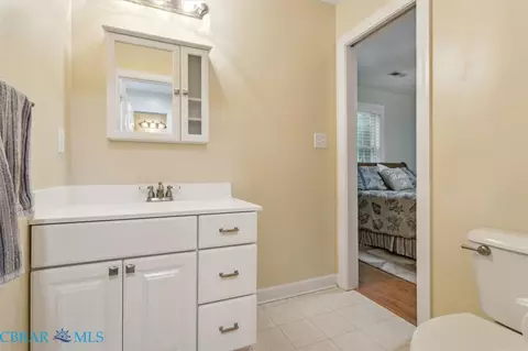 8194 Manor Dr, Gloucester, VA 23061 photo 37