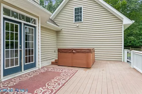 8194 Manor Dr, Gloucester, VA 23061 photo 43