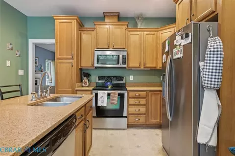 8194 Manor Dr, Gloucester, VA 23061 photo 18