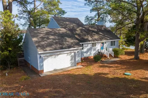 104 Heritage Point Rd, Deltaville, VA 23043