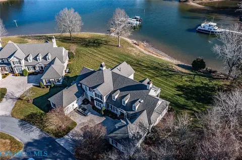 361 Harbour View Dr, White Stone, VA 22578