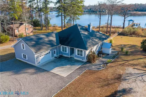 350 River Road Cir, Saluda, VA 23149