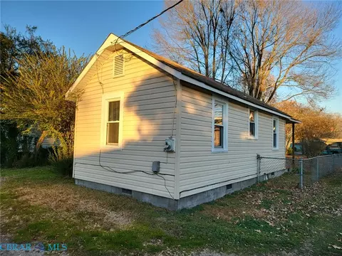 16 S Cypress St, Hampton, VA 23669 photo 7