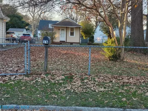 16 S Cypress St, Hampton, VA 23669 photo 2