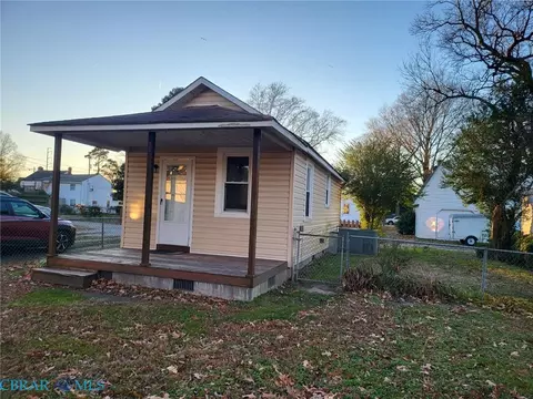 16 S Cypress St, Hampton, VA 23669 photo 4