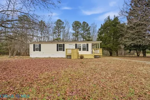 7928 Crab Thicket Rd, Gloucester, VA 23061 photo 2