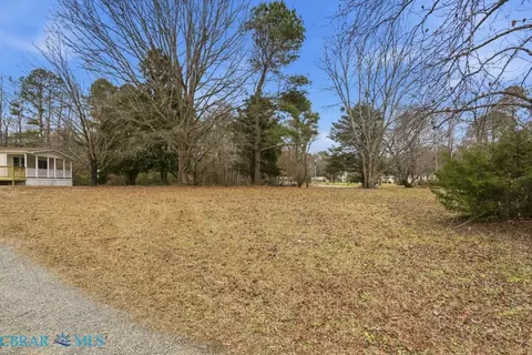 7928 Crab Thicket Rd, Gloucester, VA 23061 photo 4