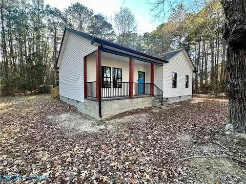 117 Lark Dr, Deltaville, VA 23043