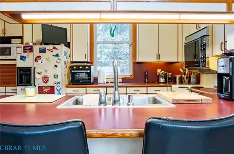 Kitchen - 6392 Main St, Gloucester, VA 23061 photo 4 of 6