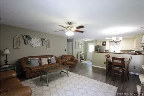 8831 Marlfield Rd, Gloucester, VA 23061 photo 4