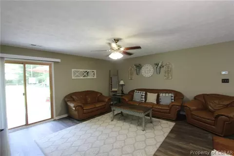 8831 Marlfield Rd, Gloucester, VA 23061 photo 5