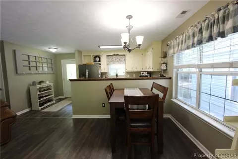 8831 Marlfield Rd, Gloucester, VA 23061 photo 6