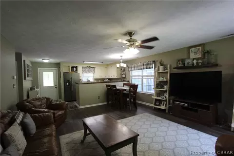 8831 Marlfield Rd, Gloucester, VA 23061 photo 7