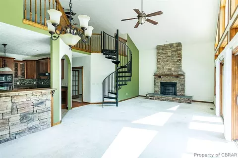 9970 Woods Cross Rd, Gloucester, VA 23061 photo 5