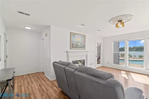 Living - 210 Dockside Dr, Hampton, VA 23666 photo 2 of 4