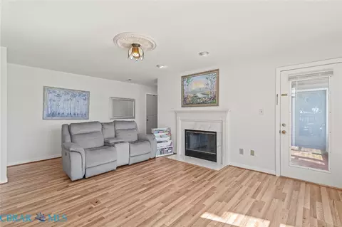 Living - 210 Dockside Dr, Hampton, VA 23666 photo 3 of 4
