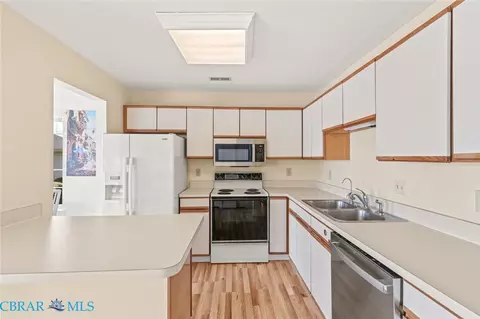 Kitchen - 210 Dockside Dr, Hampton, VA 23666 photo 2 of 3