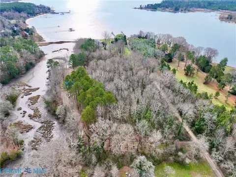 6698 Hockley Wharf Ln, Gloucester, VA 23061